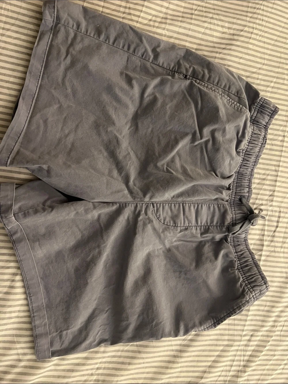 GAP Men’s gray Elastic Drawstring shorts M